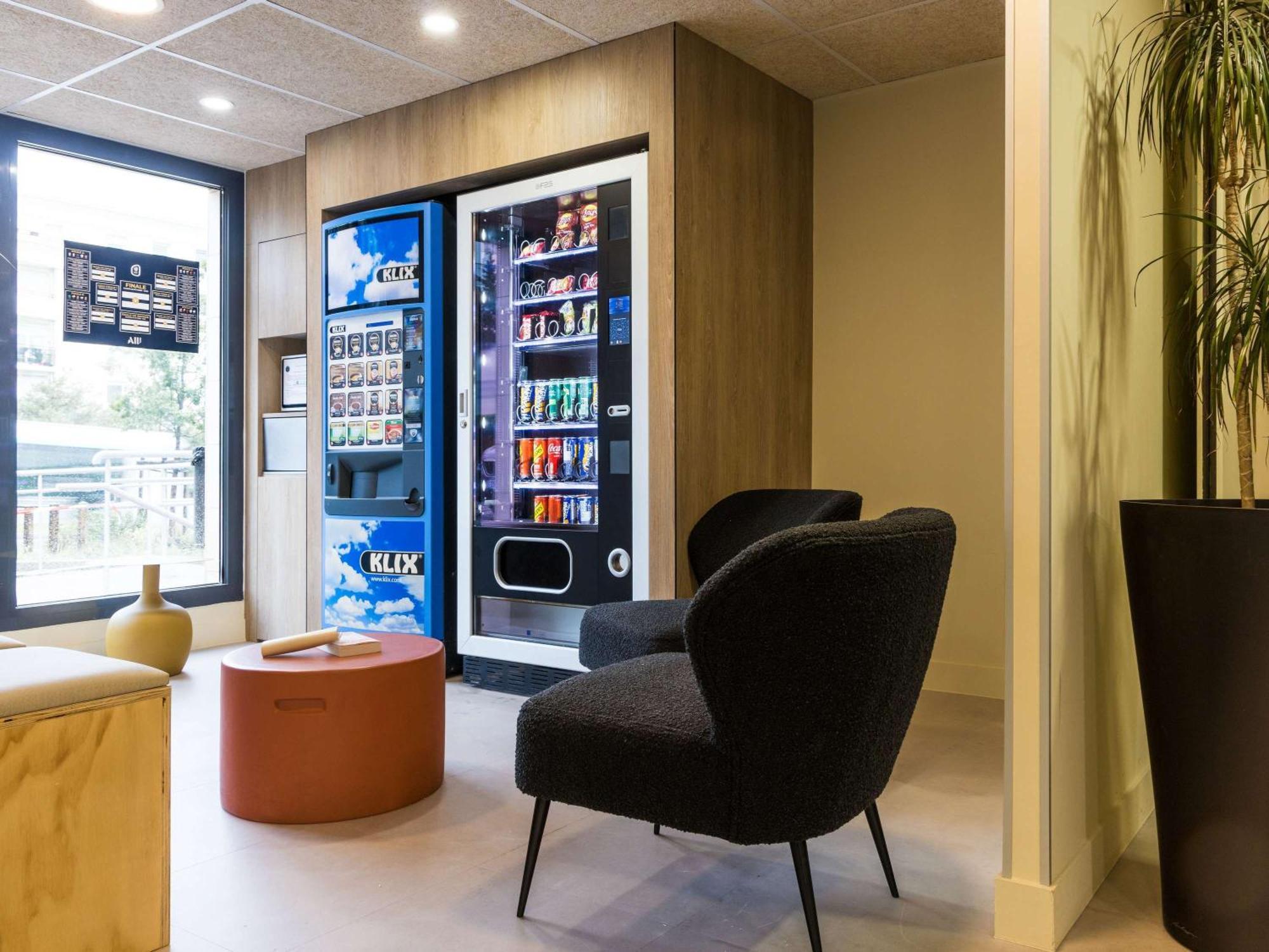 Hotel Ibis Budget Chatillon Paris Ouest Экстерьер фото